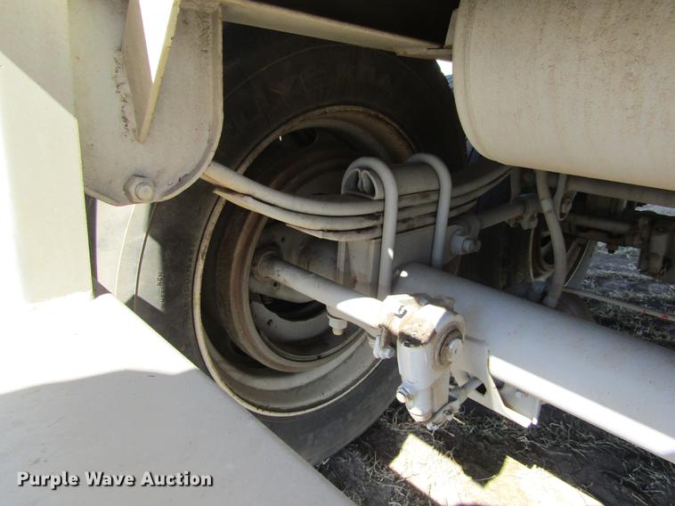 image for item DD8724 2009 Jet double hopper bottom grain trailer