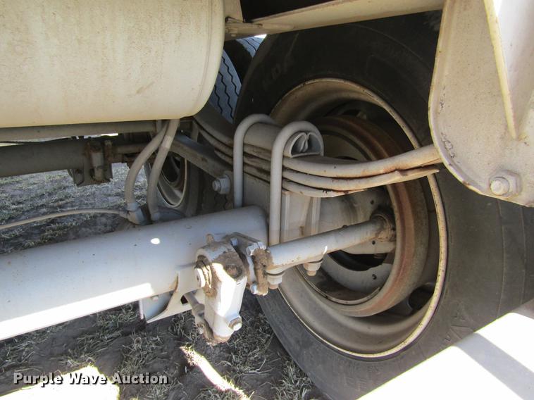 image for item DD8724 2009 Jet double hopper bottom grain trailer