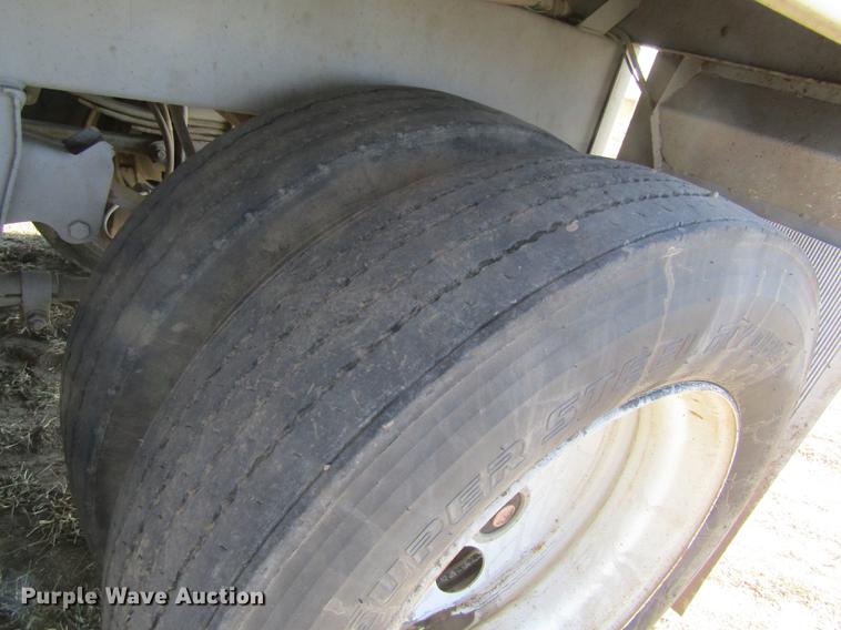 image for item DD8724 2009 Jet double hopper bottom grain trailer