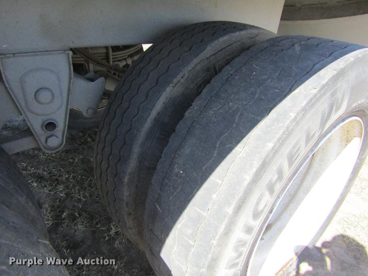 image for item DD8724 2009 Jet double hopper bottom grain trailer