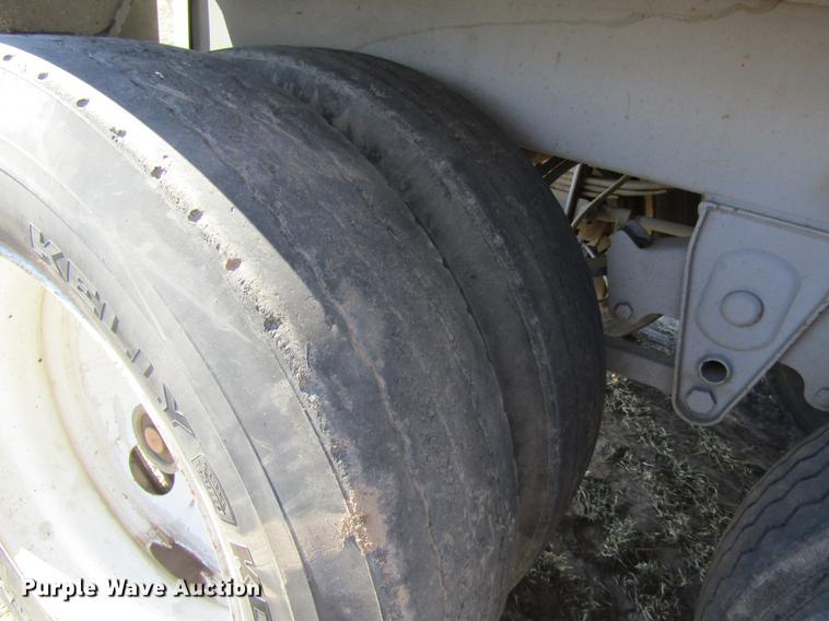 image for item DD8724 2009 Jet double hopper bottom grain trailer