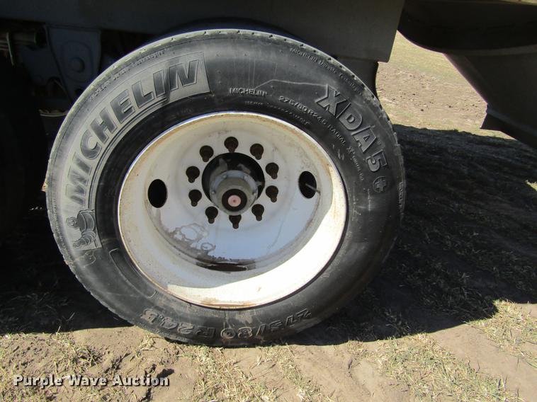 image for item DD8724 2009 Jet double hopper bottom grain trailer