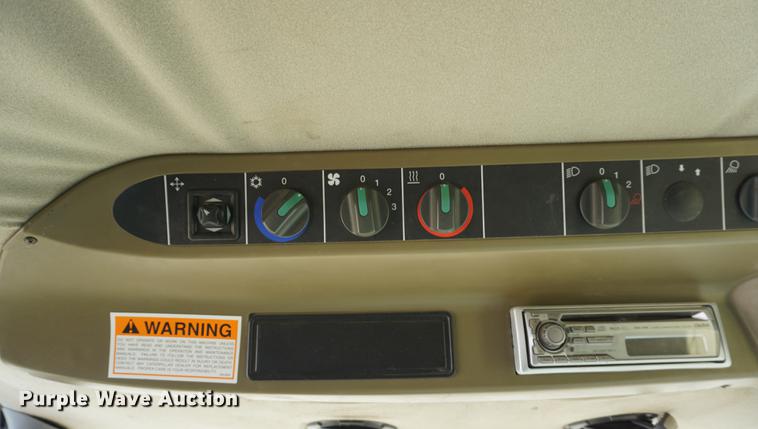 image for item DE3090 2003 Caterpillar Lexion 465 RWA combine