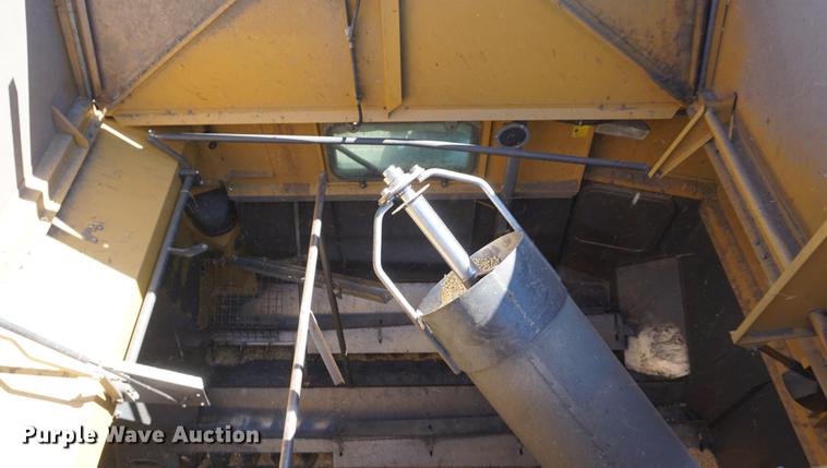 image for item DE3090 2003 Caterpillar Lexion 465 RWA combine