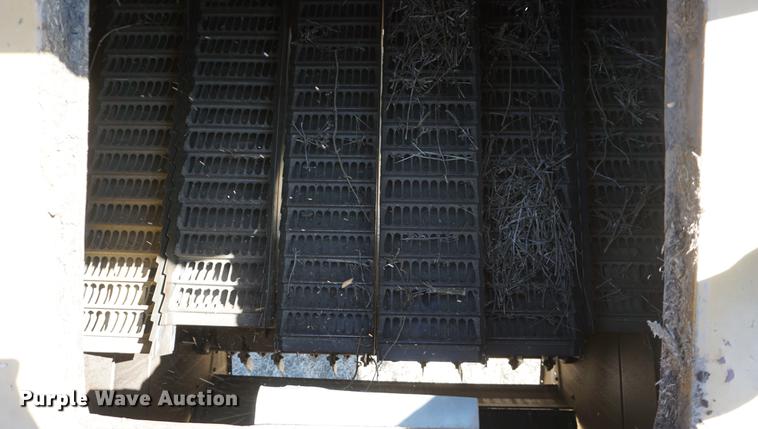 image for item DE3090 2003 Caterpillar Lexion 465 RWA combine