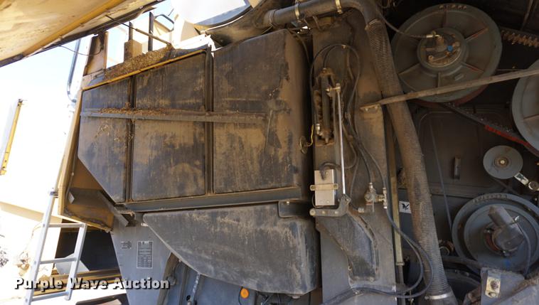image for item DE3090 2003 Caterpillar Lexion 465 RWA combine