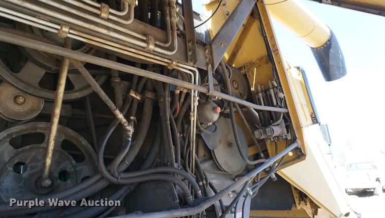 image for item DE3091 1998 Caterpillar Lexion 465 RWA combine