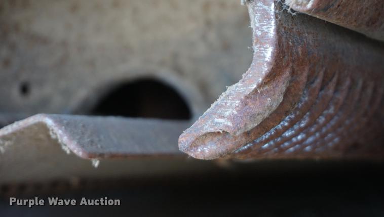 image for item DE3091 1998 Caterpillar Lexion 465 RWA combine