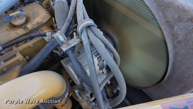 image for item DE3091 1998 Caterpillar Lexion 465 RWA combine