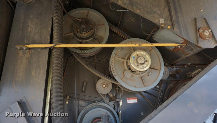 image for item DE3091 1998 Caterpillar Lexion 465 RWA combine