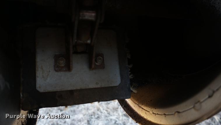 image for item DE3091 1998 Caterpillar Lexion 465 RWA combine