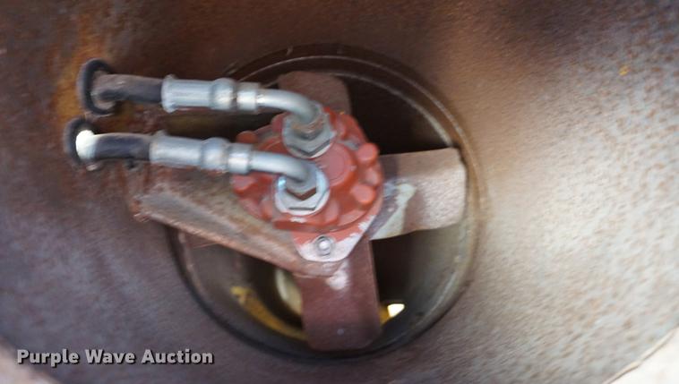 image for item DE3091 1998 Caterpillar Lexion 465 RWA combine