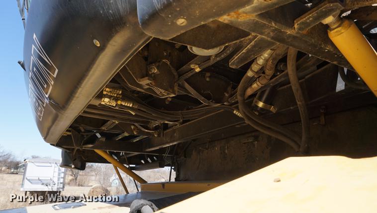 image for item DE3091 1998 Caterpillar Lexion 465 RWA combine