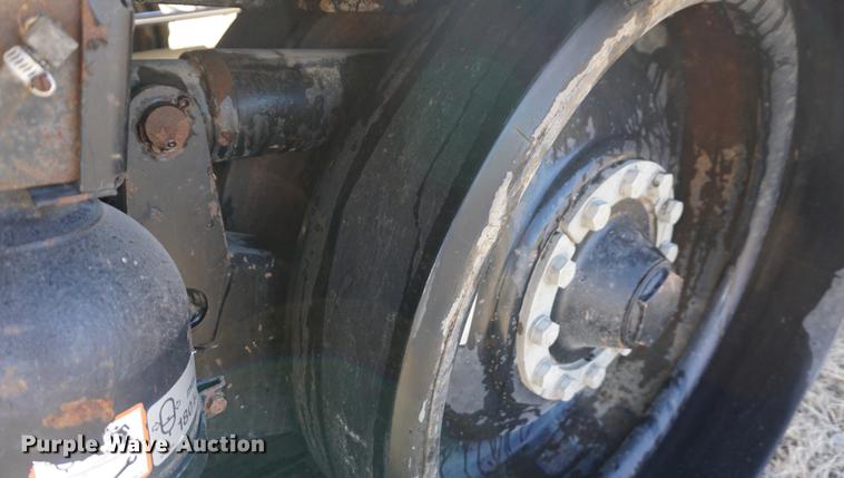 image for item DE3091 1998 Caterpillar Lexion 465 RWA combine