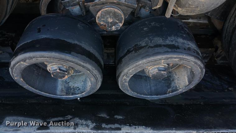 image for item DE3091 1998 Caterpillar Lexion 465 RWA combine