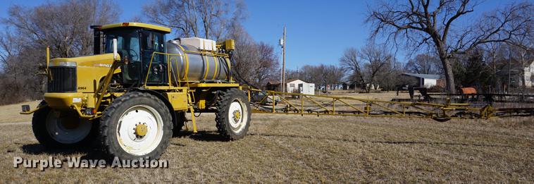 image for item DE3095 2000 Ag-Chem RoGator 1254 self-propelled sprayer