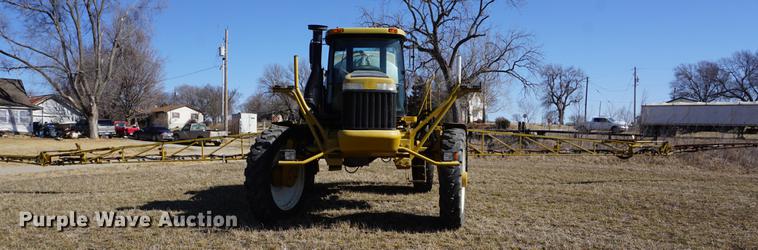 image for item DE3095 2000 Ag-Chem RoGator 1254 self-propelled sprayer