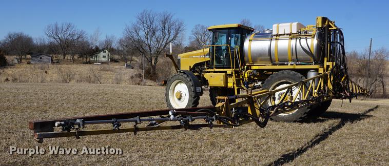 image for item DE3095 2000 Ag-Chem RoGator 1254 self-propelled sprayer