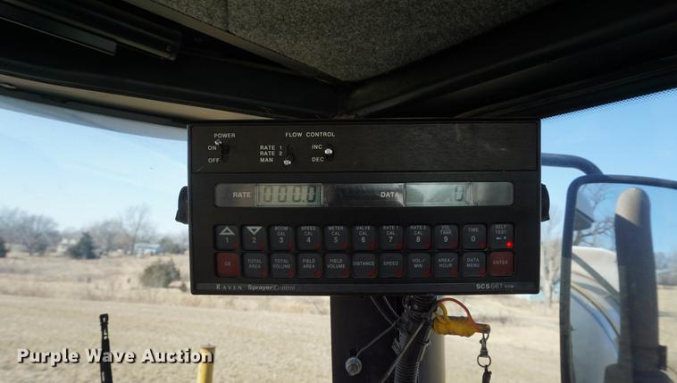 image for item DE3095 2000 Ag-Chem RoGator 1254 self-propelled sprayer