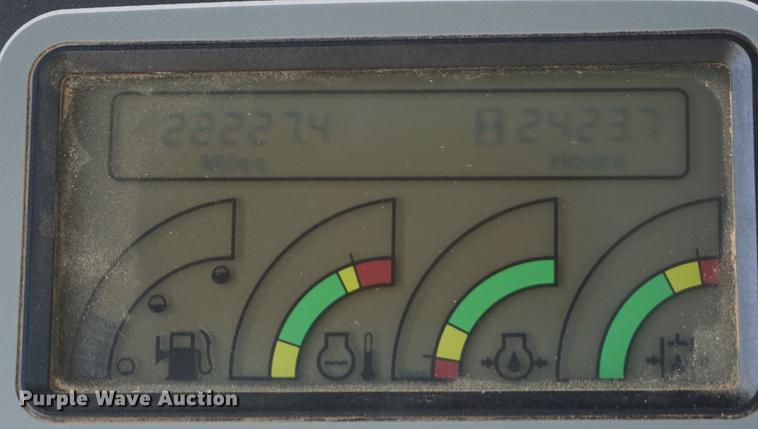 image for item DE3095 2000 Ag-Chem RoGator 1254 self-propelled sprayer