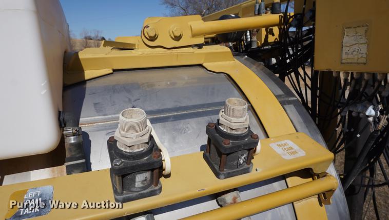 image for item DE3095 2000 Ag-Chem RoGator 1254 self-propelled sprayer