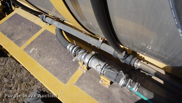 image for item DE3095 2000 Ag-Chem RoGator 1254 self-propelled sprayer