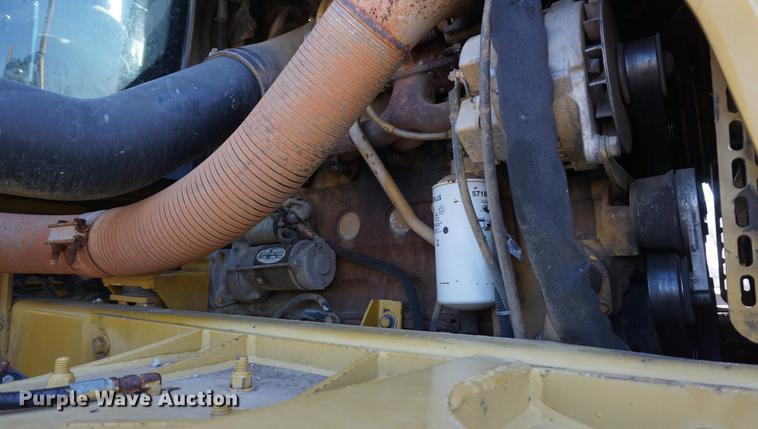 image for item DE3095 2000 Ag-Chem RoGator 1254 self-propelled sprayer