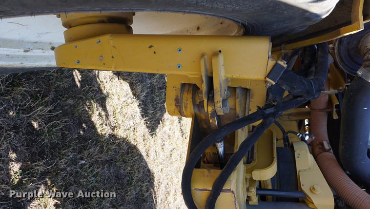 image for item DE3095 2000 Ag-Chem RoGator 1254 self-propelled sprayer