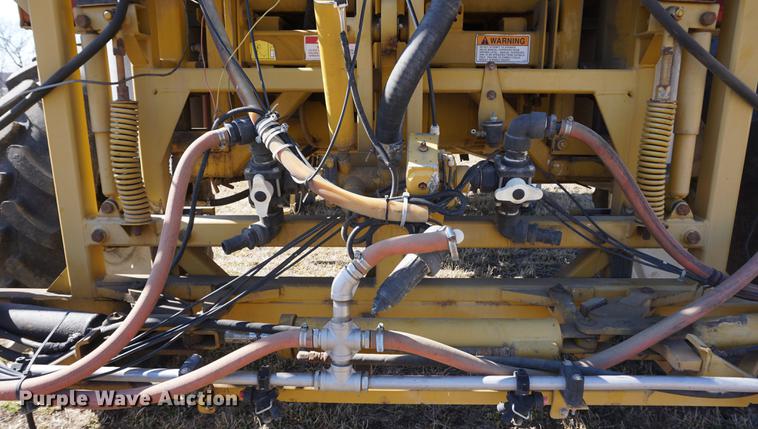 image for item DE3095 2000 Ag-Chem RoGator 1254 self-propelled sprayer