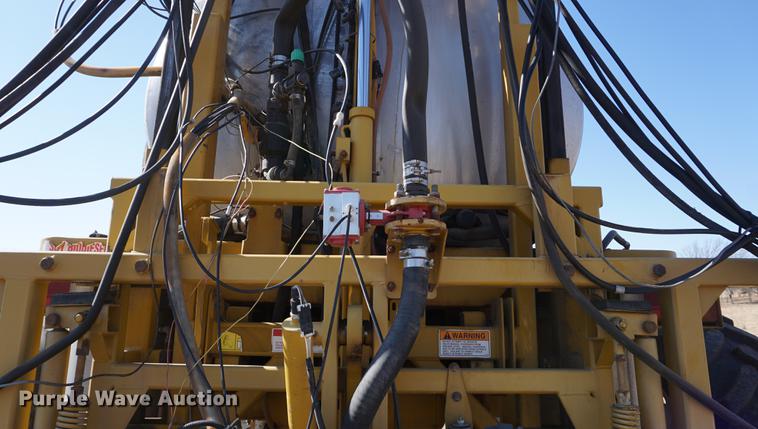 image for item DE3095 2000 Ag-Chem RoGator 1254 self-propelled sprayer