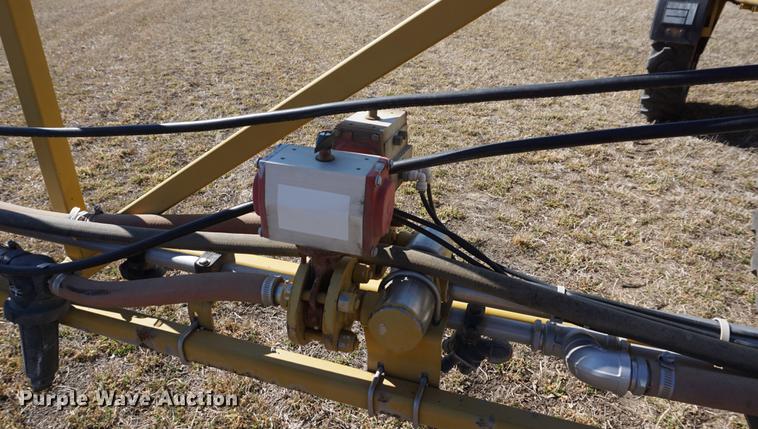 image for item DE3095 2000 Ag-Chem RoGator 1254 self-propelled sprayer