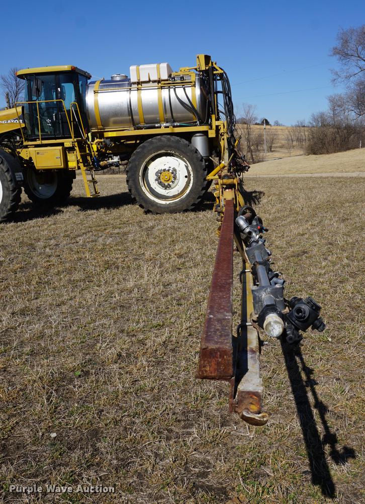 image for item DE3095 2000 Ag-Chem RoGator 1254 self-propelled sprayer