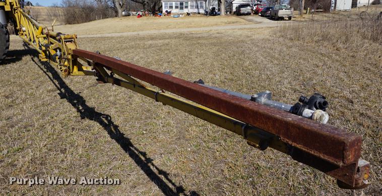 image for item DE3095 2000 Ag-Chem RoGator 1254 self-propelled sprayer