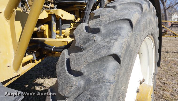 image for item DE3095 2000 Ag-Chem RoGator 1254 self-propelled sprayer