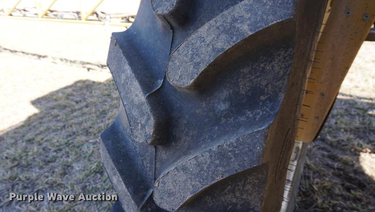 image for item DE3095 2000 Ag-Chem RoGator 1254 self-propelled sprayer