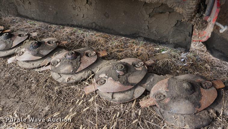 image for item DE3111 2012 Massey Ferguson 1330 disc mower