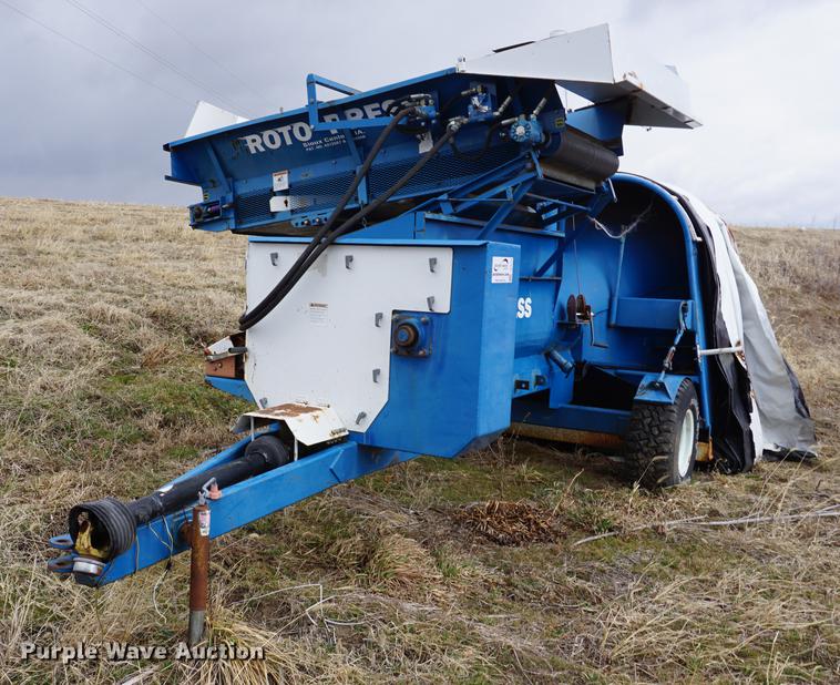 image for item DE3113 Roto-press silage bagger
