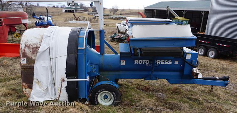 image for item DE3113 Roto-press silage bagger