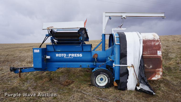 image for item DE3113 Roto-press silage bagger