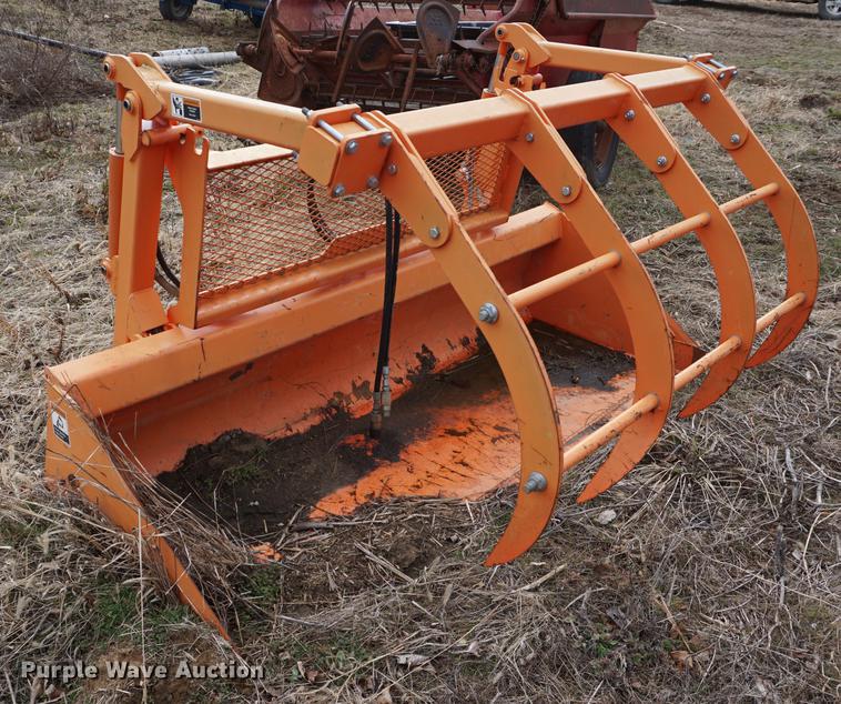 image for item DE3115 Kubota M9249 skid steer grapple bucket