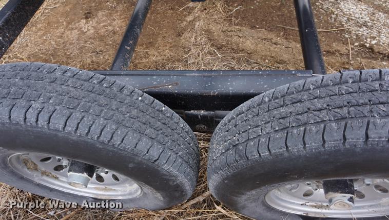 image for item DE3116 Hay Express hay bale trailer