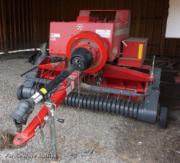 image for item DE3118 2011 Massey Ferguson 1839 small square baler