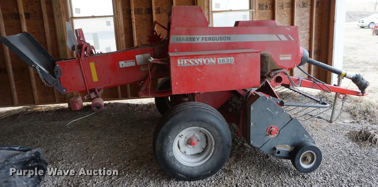image for item DE3118 2011 Massey Ferguson 1839 small square baler