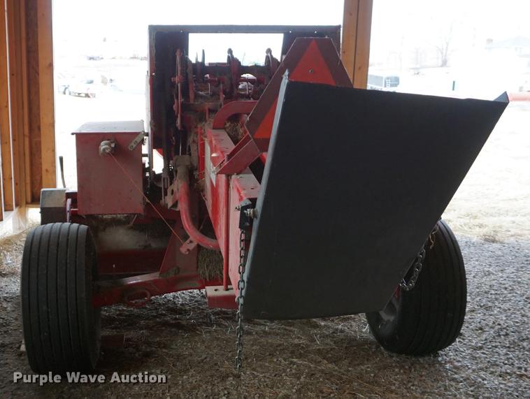 image for item DE3118 2011 Massey Ferguson 1839 small square baler