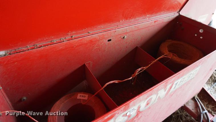 image for item DE3118 2011 Massey Ferguson 1839 small square baler