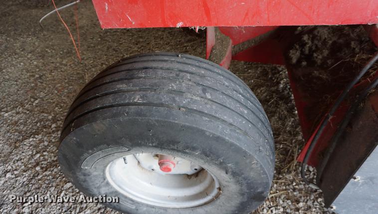 image for item DE3118 2011 Massey Ferguson 1839 small square baler
