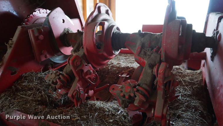 image for item DE3118 2011 Massey Ferguson 1839 small square baler