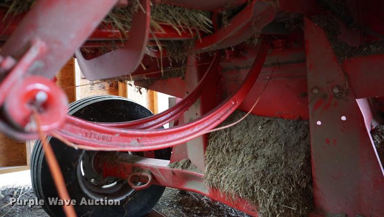 image for item DE3118 2011 Massey Ferguson 1839 small square baler