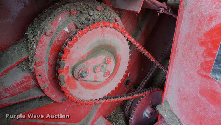 image for item DE3118 2011 Massey Ferguson 1839 small square baler