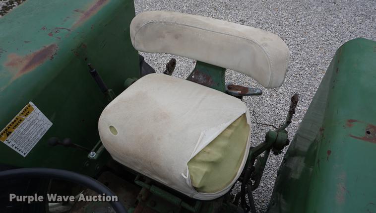image for item DE3123 1974 Oliver 1655 tractor